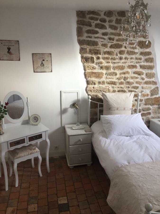 No 3 Route De Lingramiere Bed & Breakfast La Ferte-Mace Luaran gambar